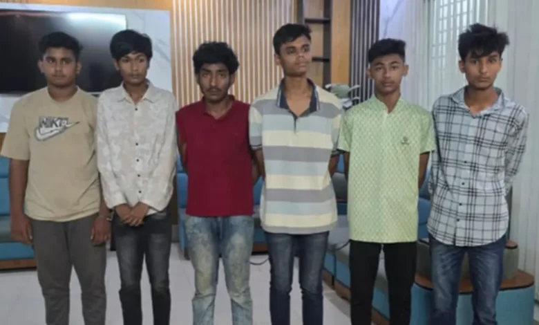 আশুলিয়ায় নিষিদ্ধ ঘোষিত ছাত্রলীগের ঝটিকা মিছিলে অংশগ্রহণের অভিযোগে ছয়জনকে আটক